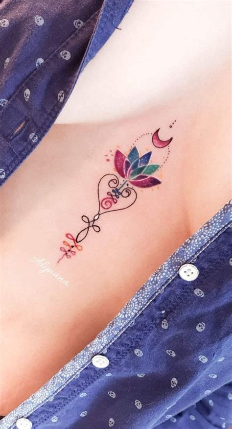 tatuajes en los senos|Tatuajes de pecho de mujer